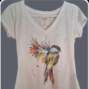 Abercrombie & Fitch Short Sleeve V-neck Tee with Watercolor Bird Design